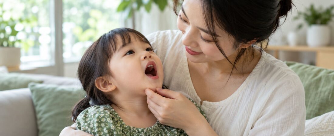 Trẻ bị loét miệng: nhiệt miệng hay tay chân miệng?